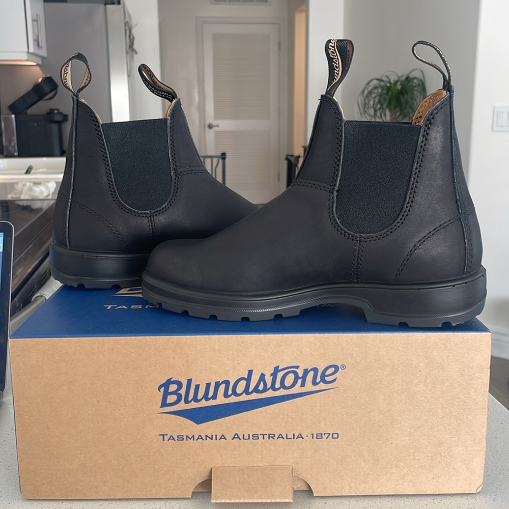 BRAND NEW WITH TAGS Blundstone 8.5 black boots